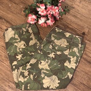 Ann Taylor Loft women’s size 14 print Capri pants